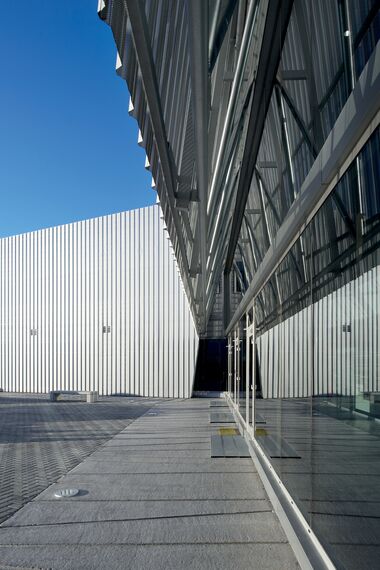 ConceptWall 50 Façades - Sede John Deere located in Parla, Spain