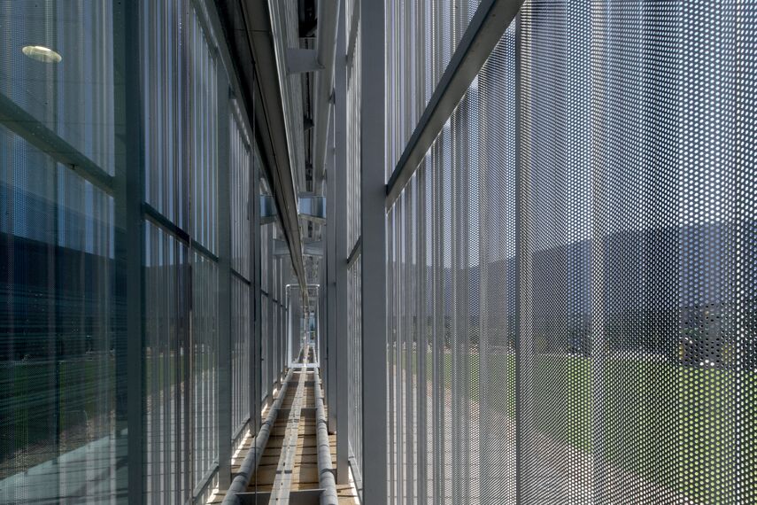 ConceptWall 50 Façades - Sede John Deere located in Parla, Spain