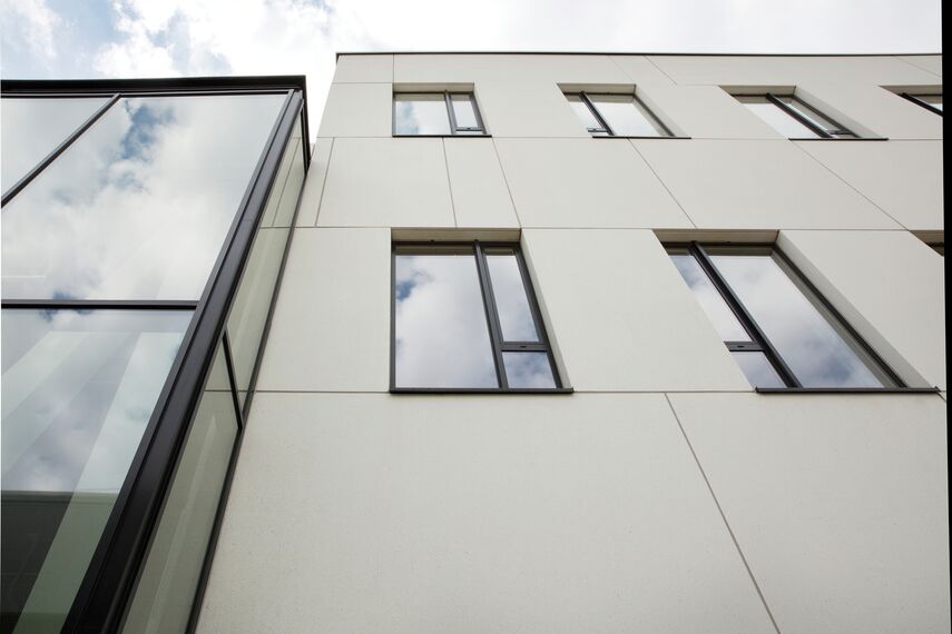 BriseSoleil 100 Solar Shading and ConceptSystem 77 Windows - AZ Sint Maarten located in Mechelen, Belgium