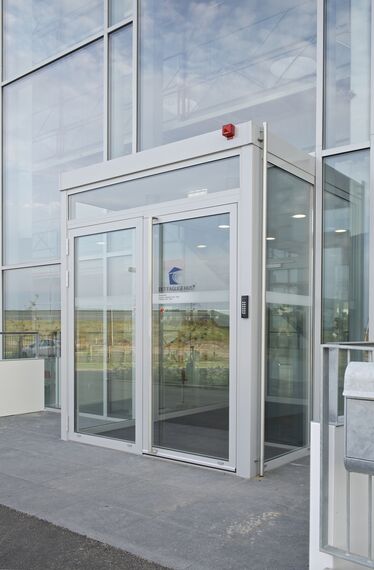 BriseSoleil 100 Solar Shading, CS 104 (c) Cancelled Systems and CW 50-HI Façades - Office building Det Faglige Hus located inDenmark
