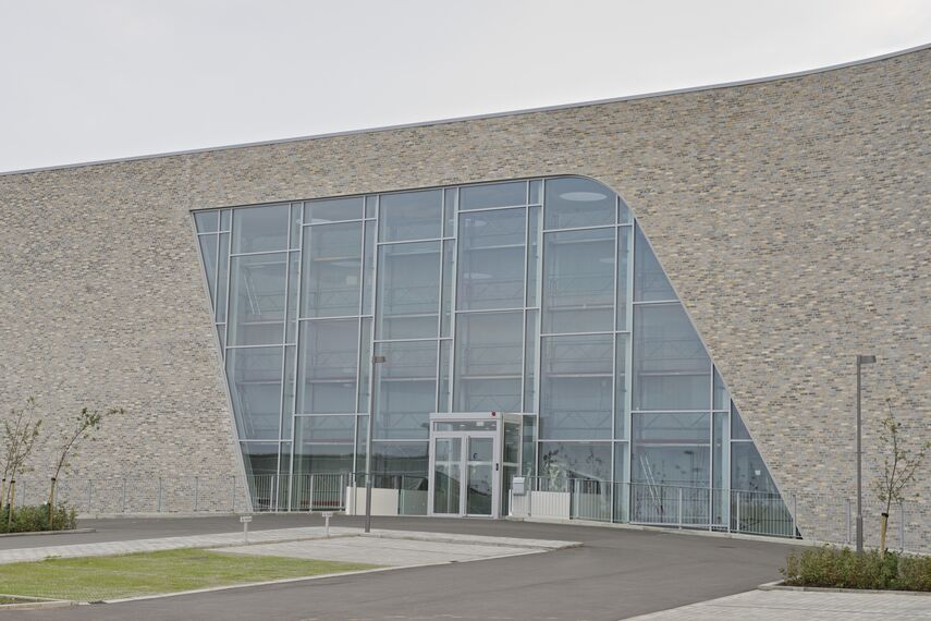 BriseSoleil 100 Solar Shading and CW 50-HI Façades - Office building Det Faglige Hus located inDenmark