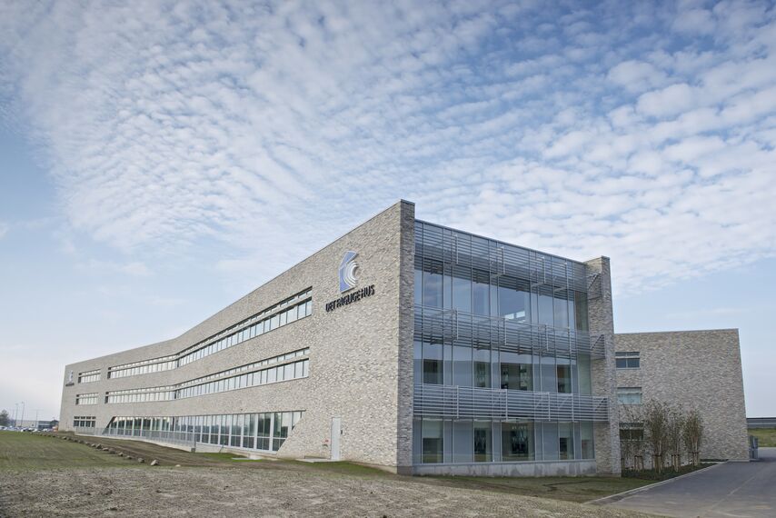 BriseSoleil 100 Solar Shading and CW 50-HI Façades - Office building Det Faglige Hus located inDenmark