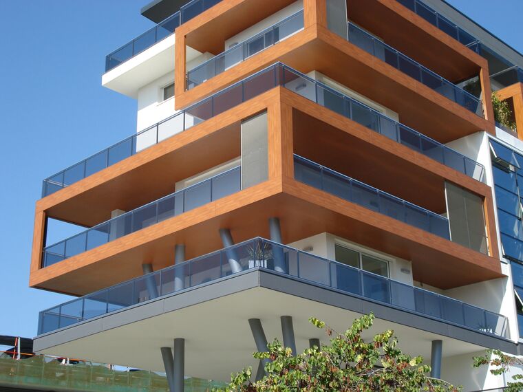 ConceptPatio 130 Sliding & Folding, ConceptWall 50 Façades, ThermoSystem 68 Windows and ConceptPatio 68 Sliding & Folding - Apartmentcomplex Tree House located in Lignano Sabbiadoro, Italy