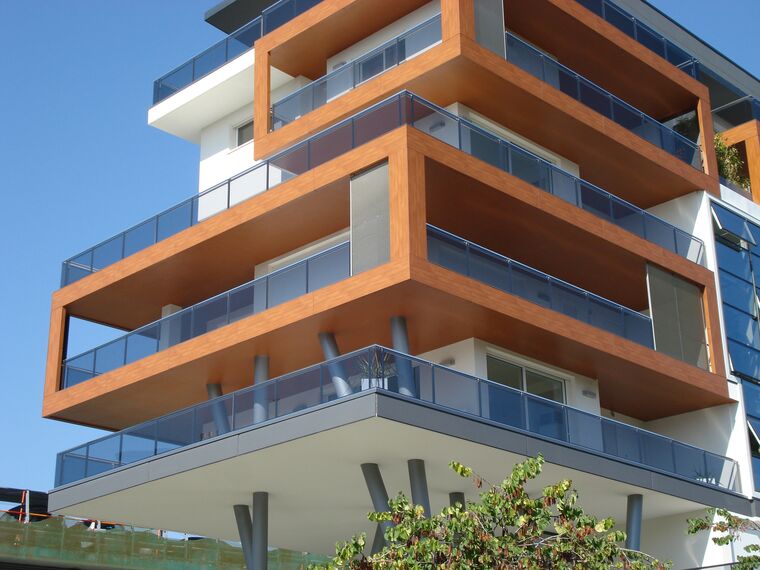 ConceptPatio 130 Sliding & Folding, ConceptWall 50 Façades, ThermoSystem 68 Windows and ConceptPatio 68 Sliding & Folding - Apartmentcomplex Tree House located in Lignano Sabbiadoro, Italy