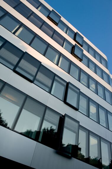 ConceptWall 86 Façades - MAN Corporate Centre located in München, Germany