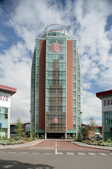 ConceptWall 60 Façades - Hotel/Holiday complex Orbital Plaza/Ramada Hotel located in Cannock, United Kingdom