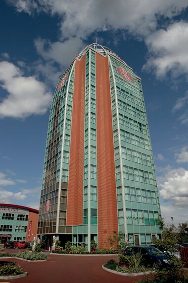 ConceptWall 60 Façades - Hotel/Holiday complex Orbital Plaza/Ramada Hotel located in Cannock, United Kingdom