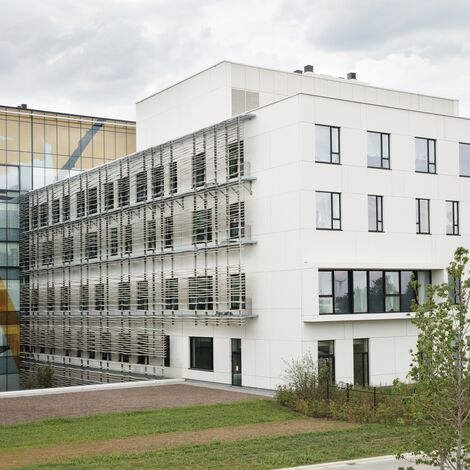 BriseSoleil 100 Solar Shading and ConceptSystem 77 Windows - AZ Sint Maarten located in Mechelen, Belgium