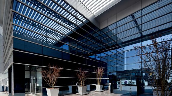 EcoSystem 50 Doors, ConceptSystem 77 Windows, ConceptSystem 77 Doors, EcoSystem 50 Windows and ConceptWall 50 Façades - Office building Ferbocar located in Madrid, Spain