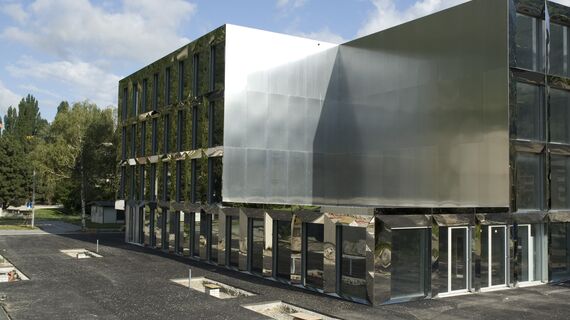 CS 86-HI (c) Cancelled Systems and ConceptWall 50 Façades - College/University Technical Vocational School Visp located in Visp, Switzerland