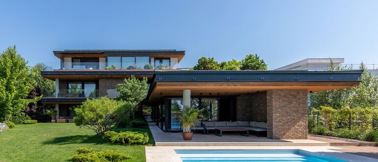 CW 50-SC Façades and MasterLine 8 HI+ Windows - M House located in Voluntari, Romania
